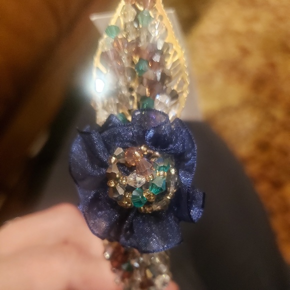 2X Elle beaded crystal filigree leaf headband - Picture 2 of 4